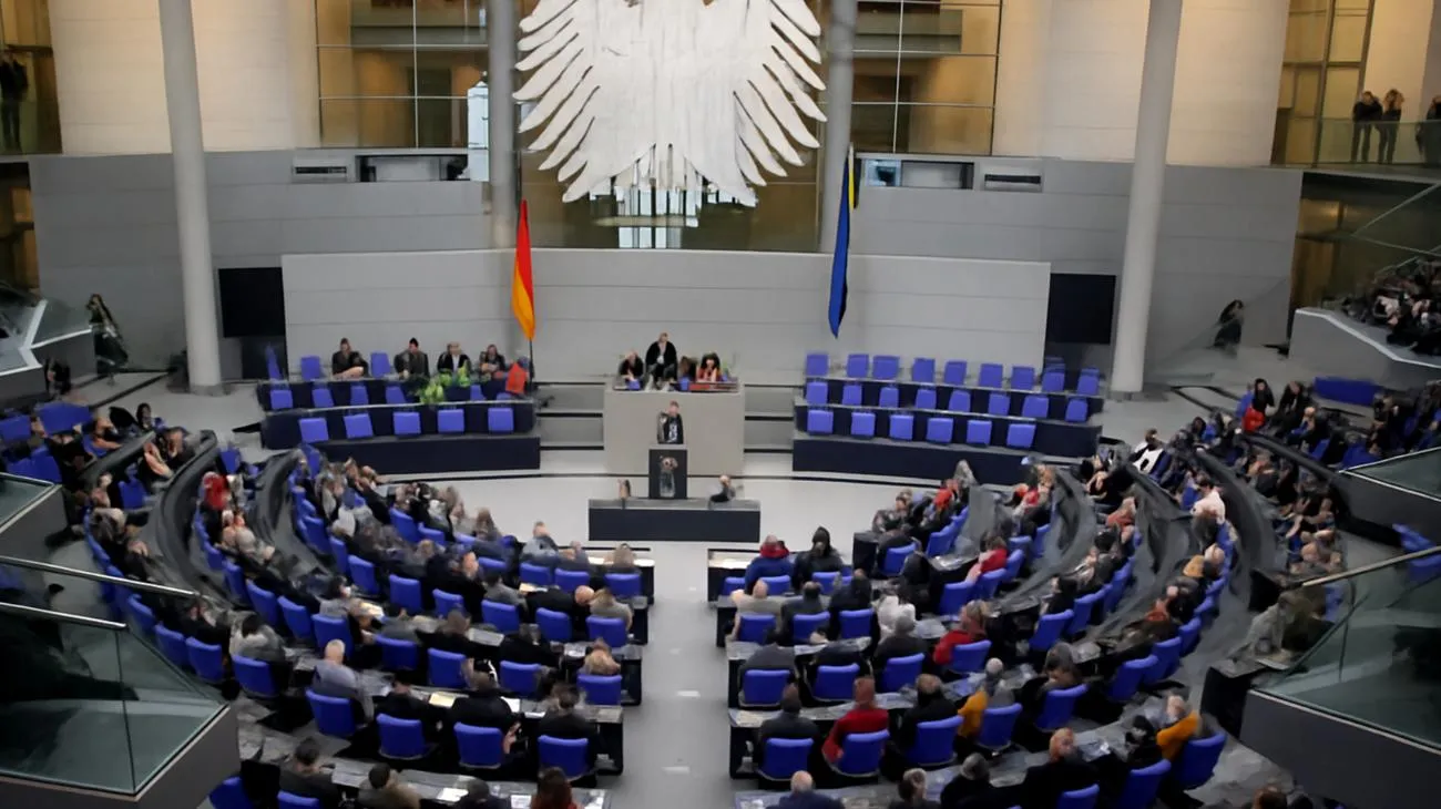 Bundestag live: Was Alice Weidel und Merz sich heute an den Kopf warfen, lässt niemanden kalt 2025-09-17T10:43:28.487Z"